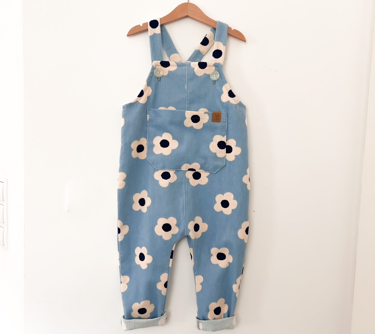 Nähanleitung: Latzhose Charlotte Größe 56-134